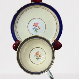 Aynsley England Eskdale bone China cup and saucer set